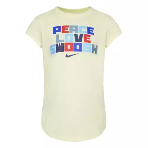 Girls' Nike Graphic T-Shirt 3 Girls' Nike Graphic T-Shirt